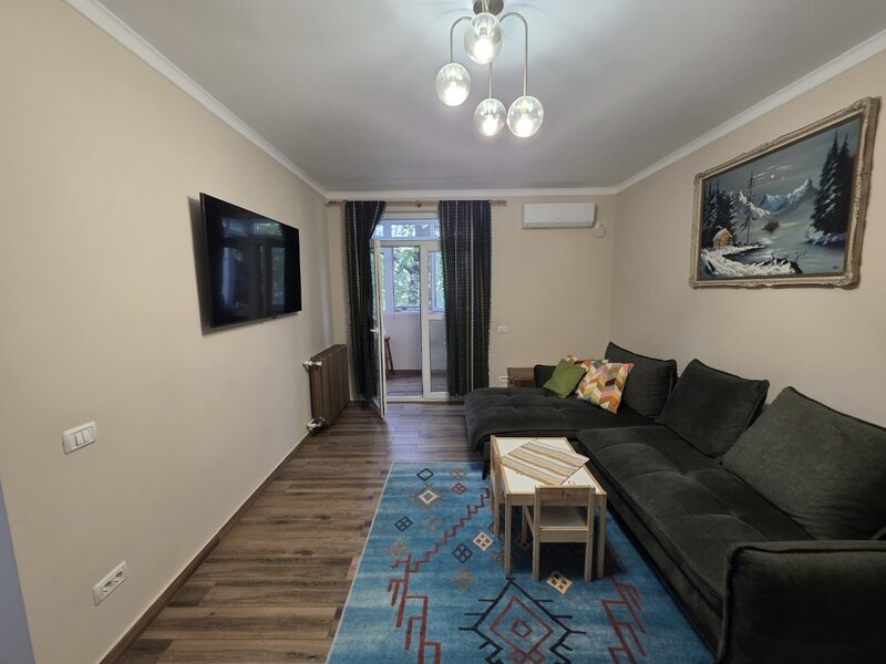 Titan, 10 minute metrou Costin Georgian, Barajul Bistritei, renovat complet