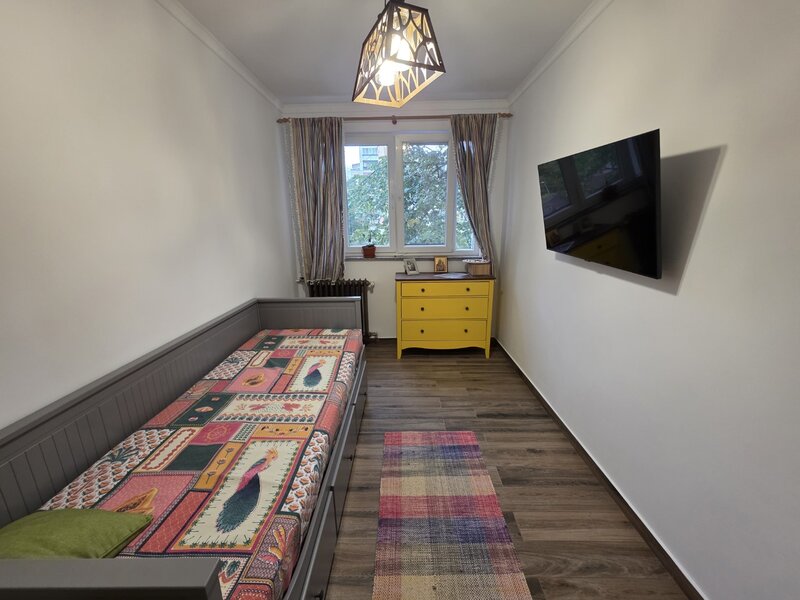Titan, 10 minute metrou Costin Georgian, Barajul Bistritei, renovat complet